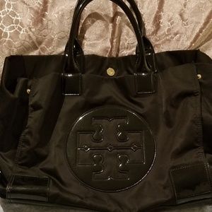 black tory burch pocketbook